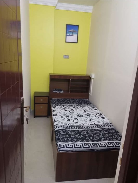 Partitions For Couples In Aed 1200 To 1800 Inclusive All Very Close To Burjuman Metro Station Bur Dubai