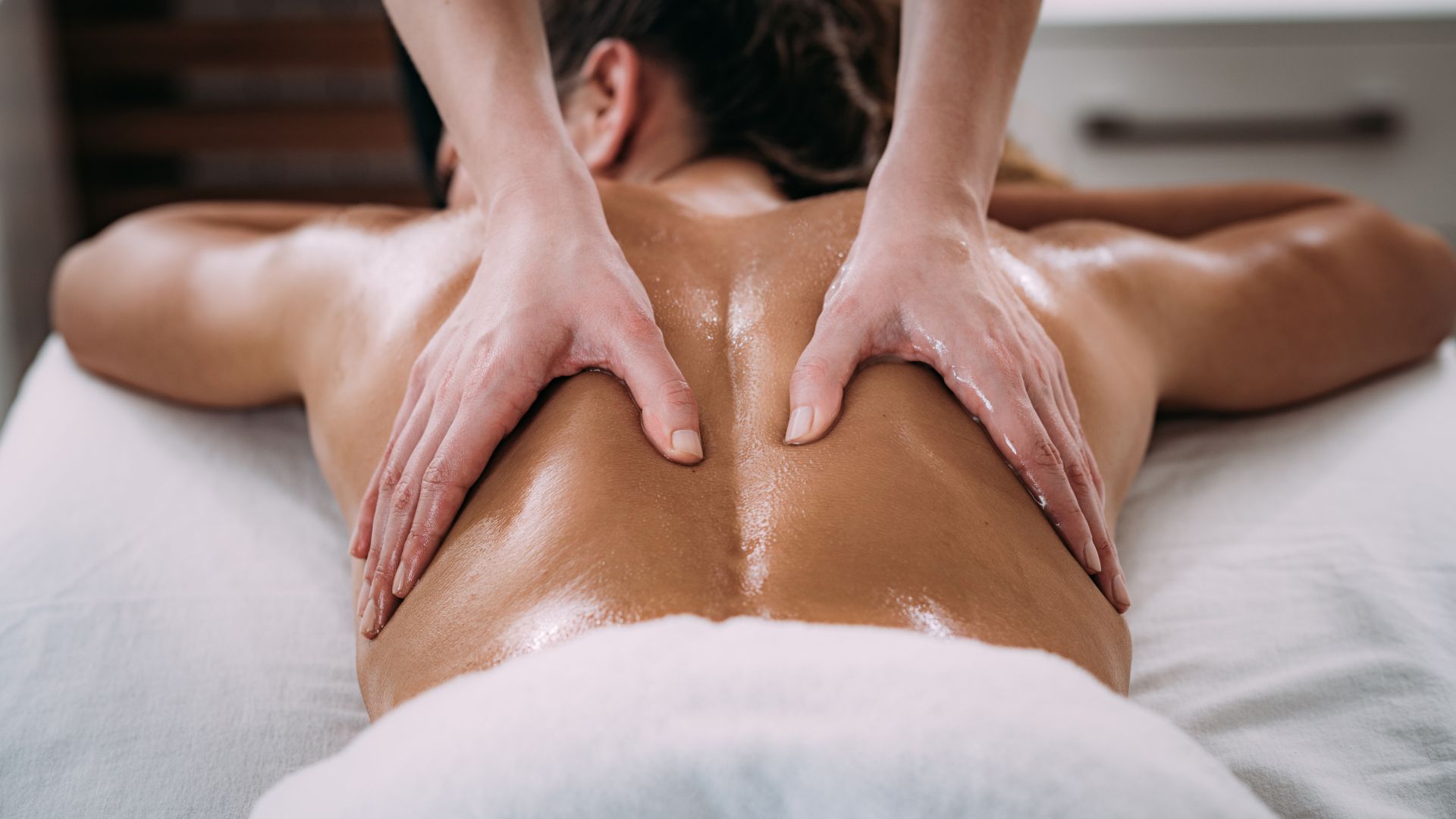 Male Masseur Available Full Body Massage in Dubai
