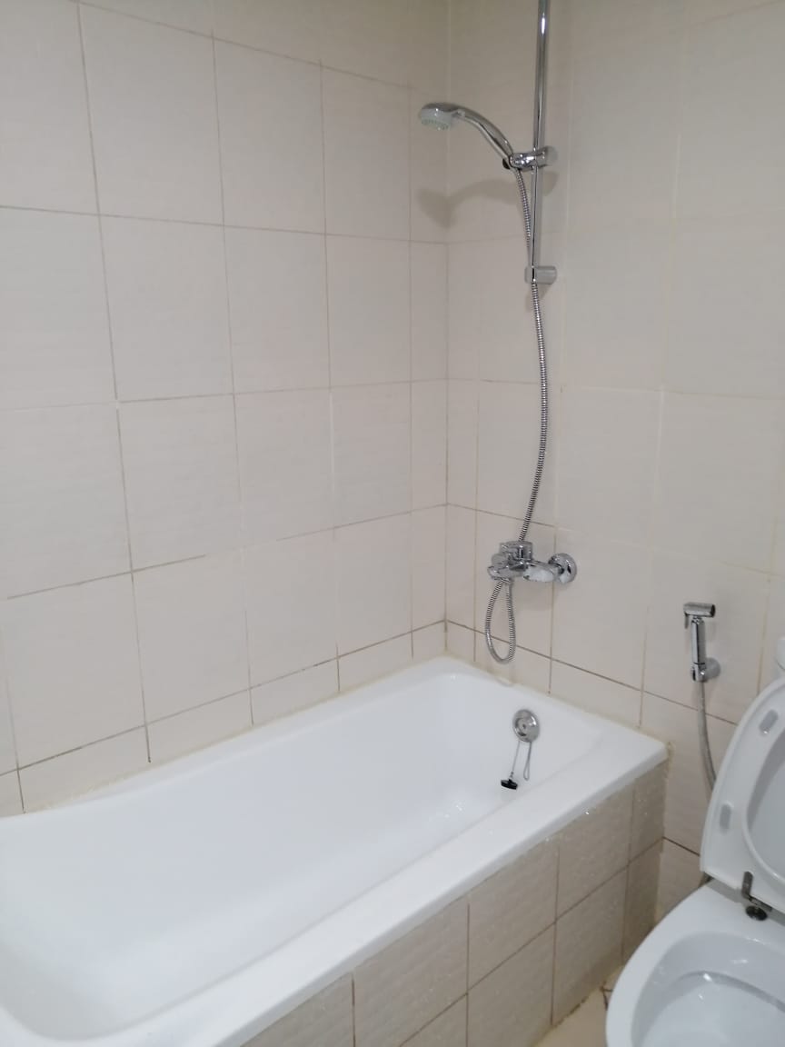 Closed Partition Room With Sharing Full Bathroom With Bathtub