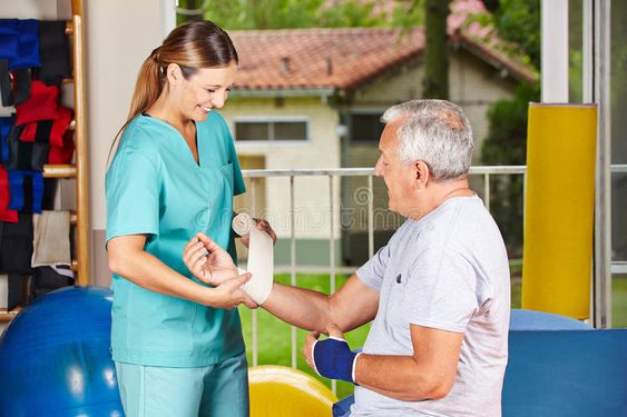 24 7 Care For Your Elders At Your Home Elderly Care Service In Dubai