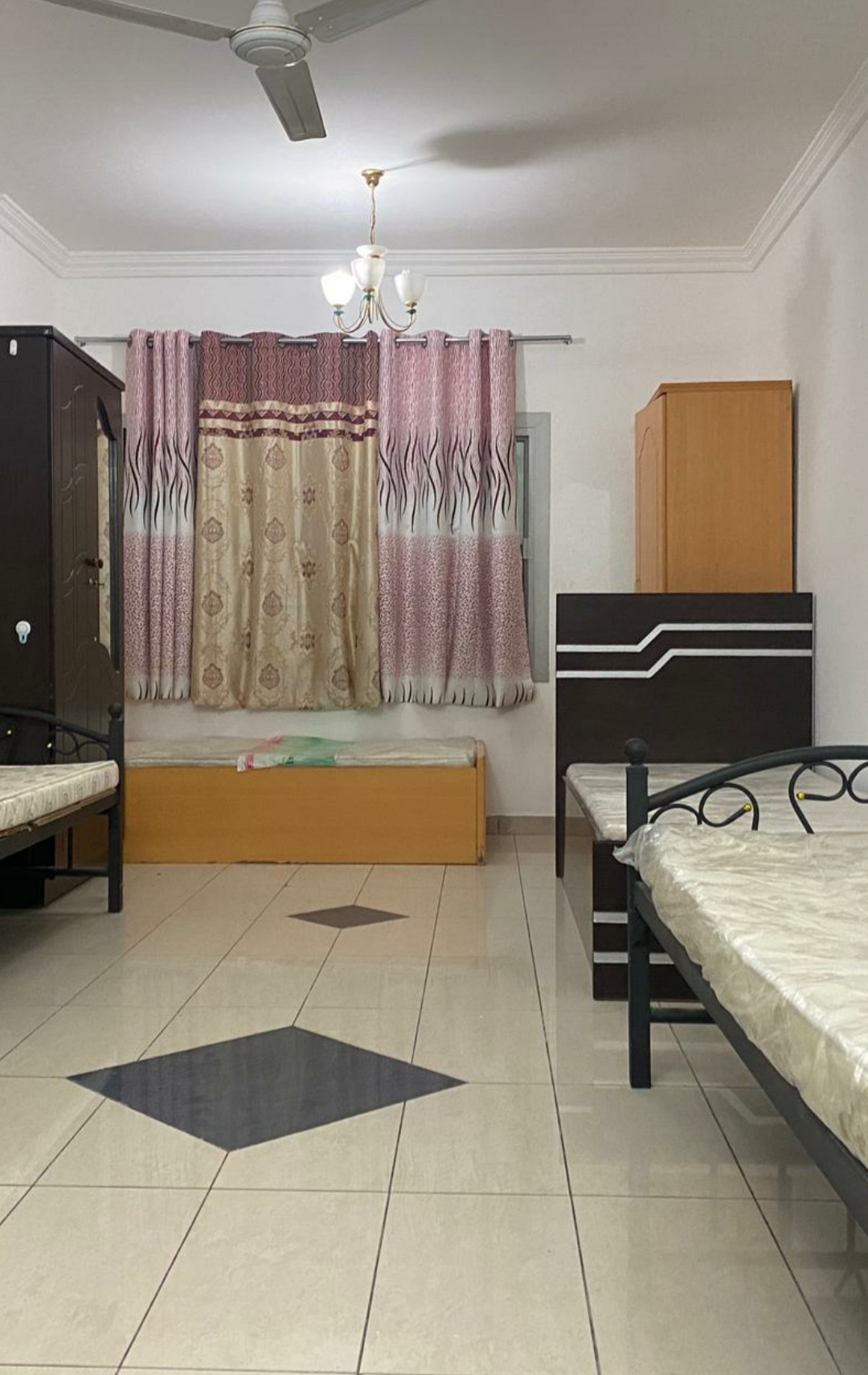 Karama Prime Location Fully Furnished Separate Bath Suitable For 4 Bachelors