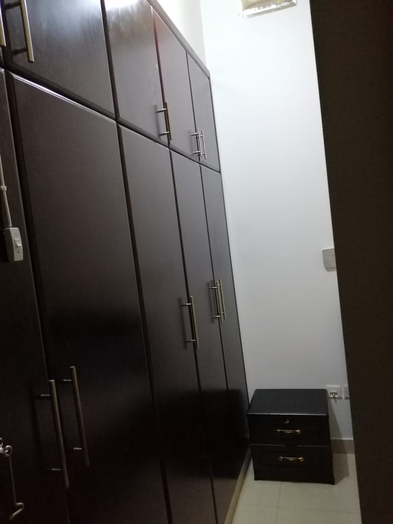 Closed Partition Room For Single With Big Wardrobe 1102r6