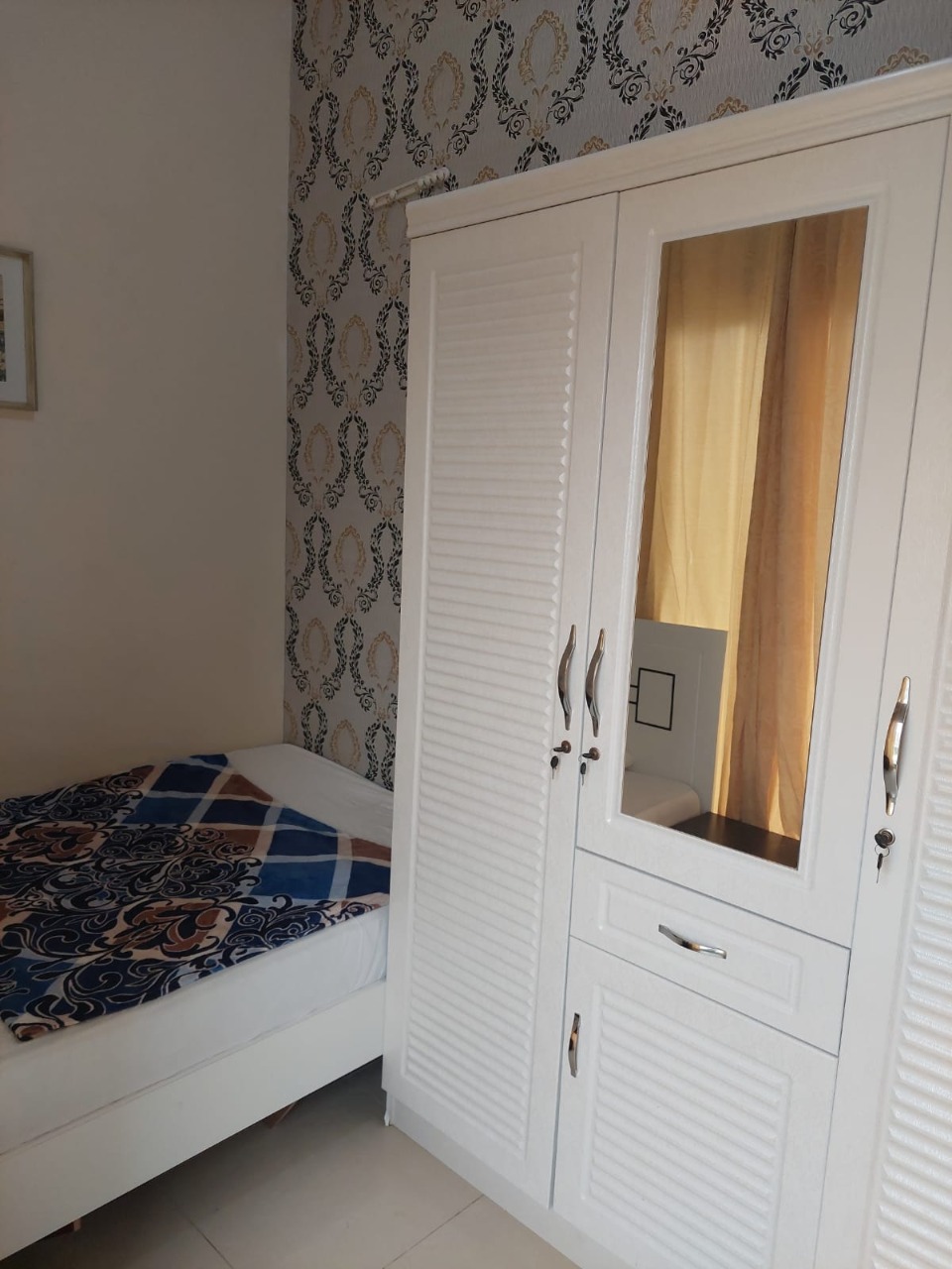 Close Partition Inside Master Bedroom With Sharing Bathroom And Private Balcony All Inclusive
