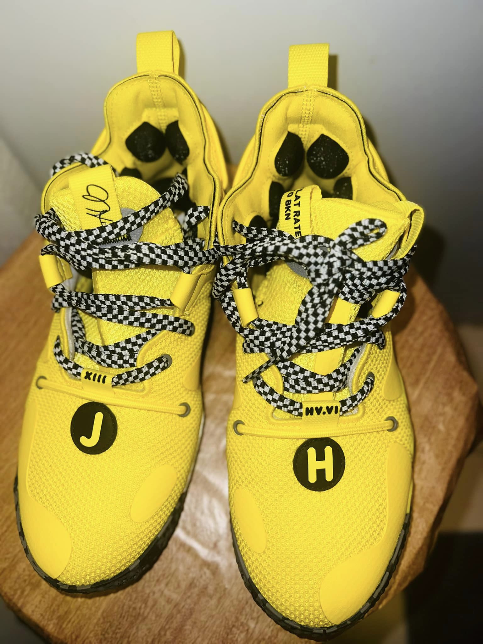 Pre Loved Shoe For Sale Adidas Harden Volume 6 Taxi