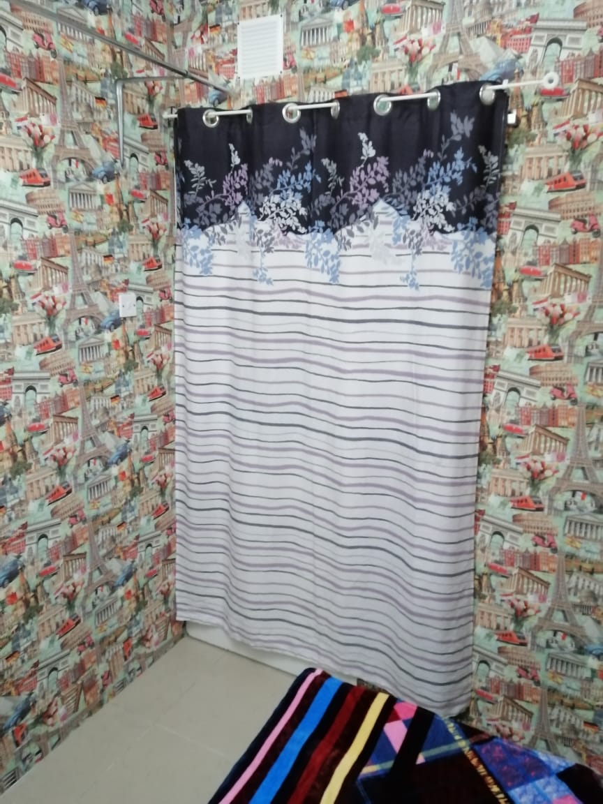 Closed Partition Room With Sharing Full Bathroom With Bathtub For Single