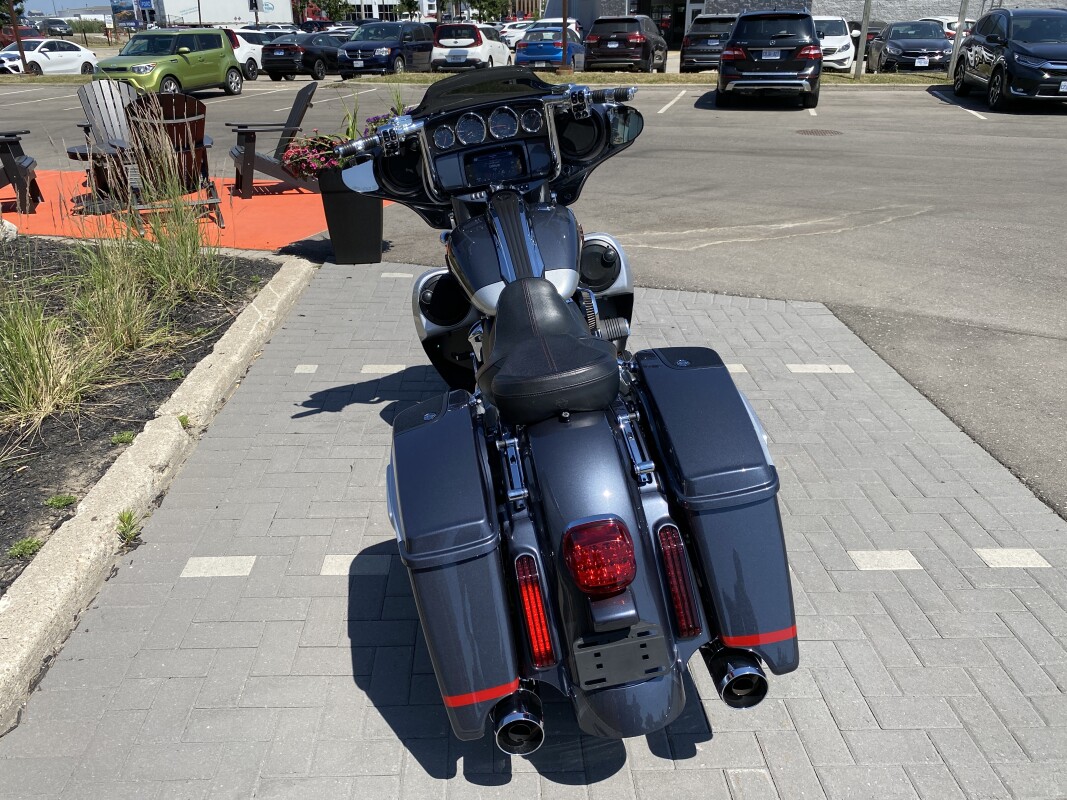 2019 Harley Davidson Cvo Street Glide in Dubai