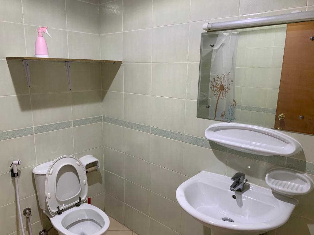 Big Single Partition For Females With Shared Bathroom And Furnished All Included