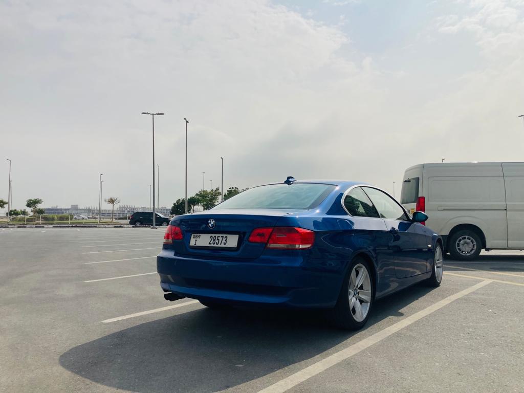 Bmw 330i Coupe 2009 for Sale in Dubai
