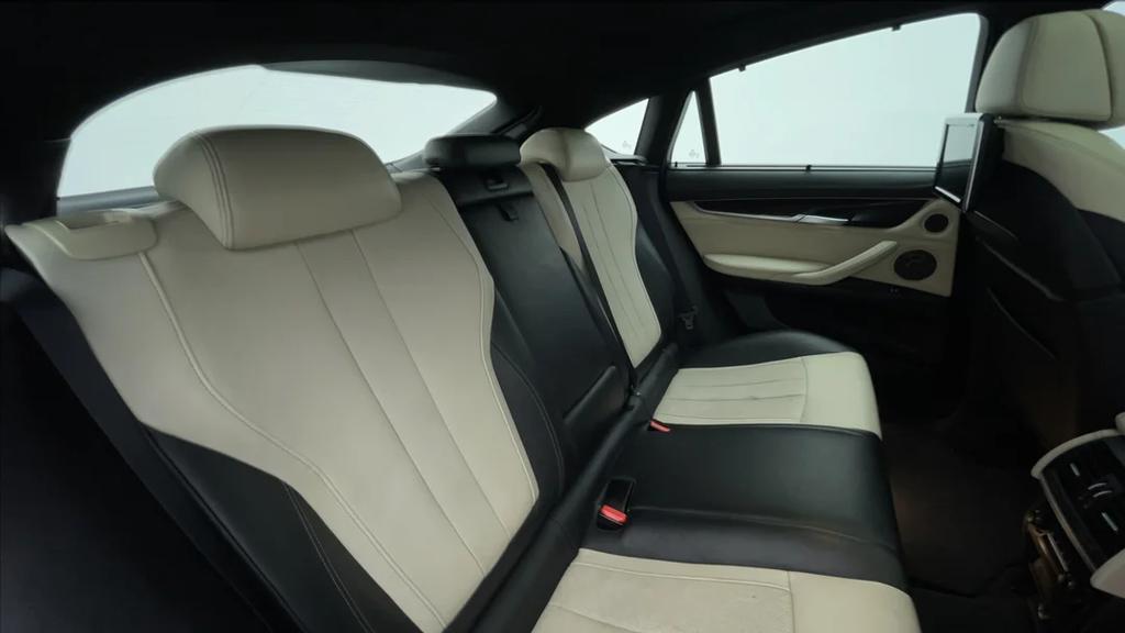 Bmw X6 50i Luxury 2015 for Sale in Dubai