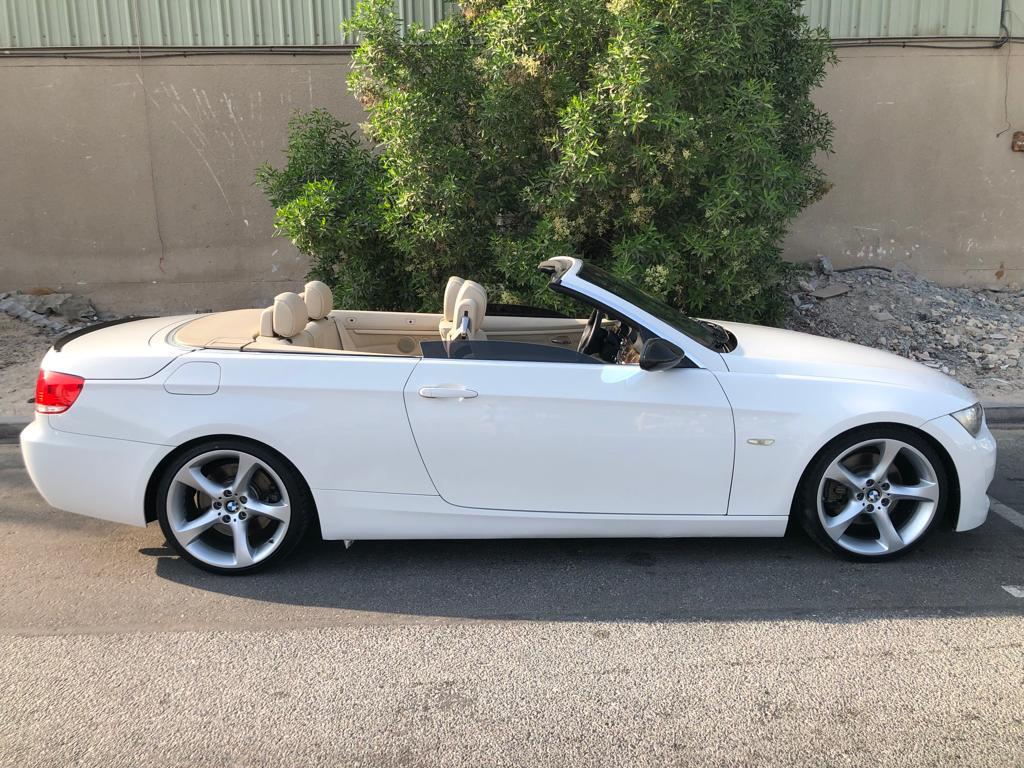 Bmw 330i Gcc Hard Top Convertible Very Well Maintained