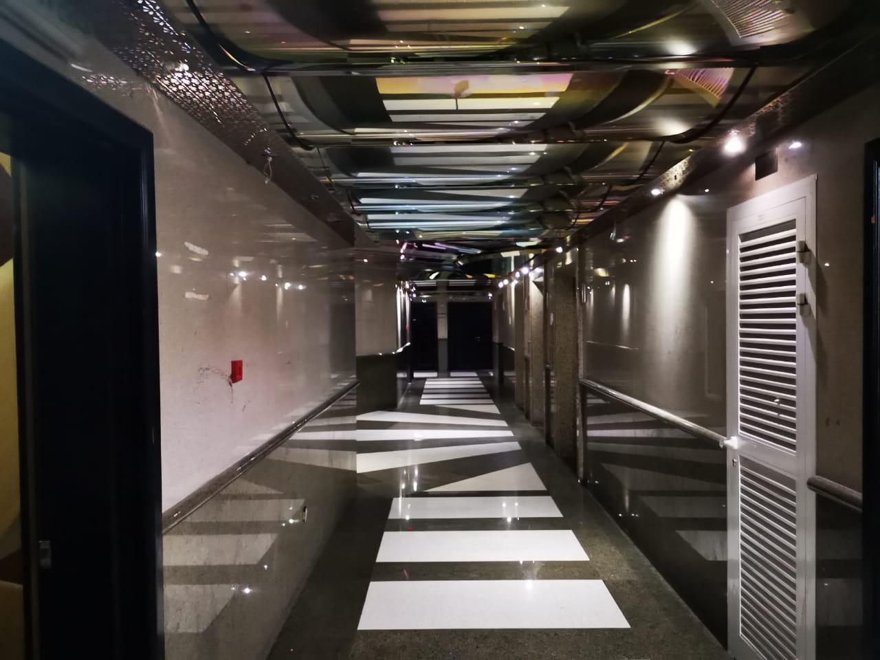 Fully Coved Partition For Couples In Bur Dubai Aed 1200 Per Month