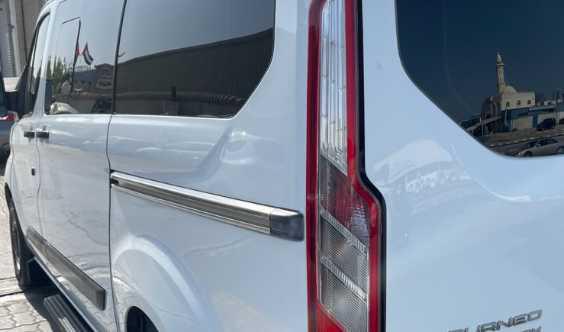 Ford Tourneo Custom 2014 Gcc Diesel No Accident 8 Seater Manual Gear