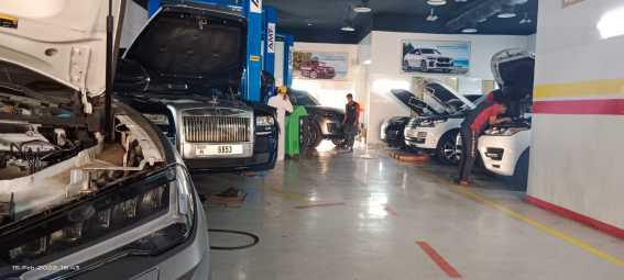 Range Rover Service In Dubai for Sale