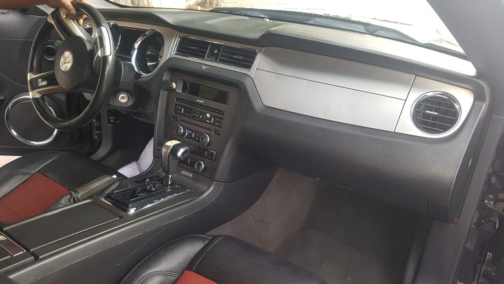 Excellent Deal On An Accident Free 2012 Black Ford Mustang