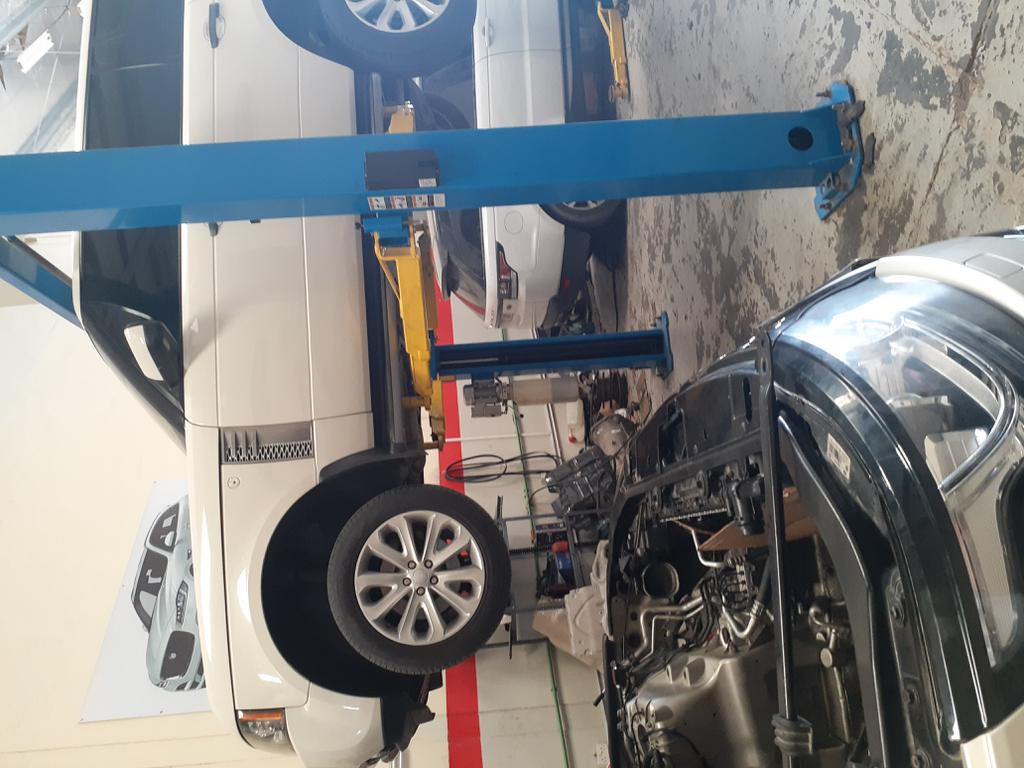 Range Rover And Land Rover Auto Workshop In Sharjah