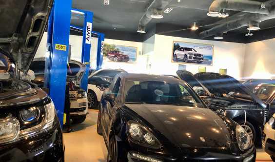Range Rover And Land Rover Maintenance Garage In Dubai