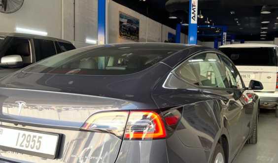 Range Rover And Land Rover Services Center In Sharjah