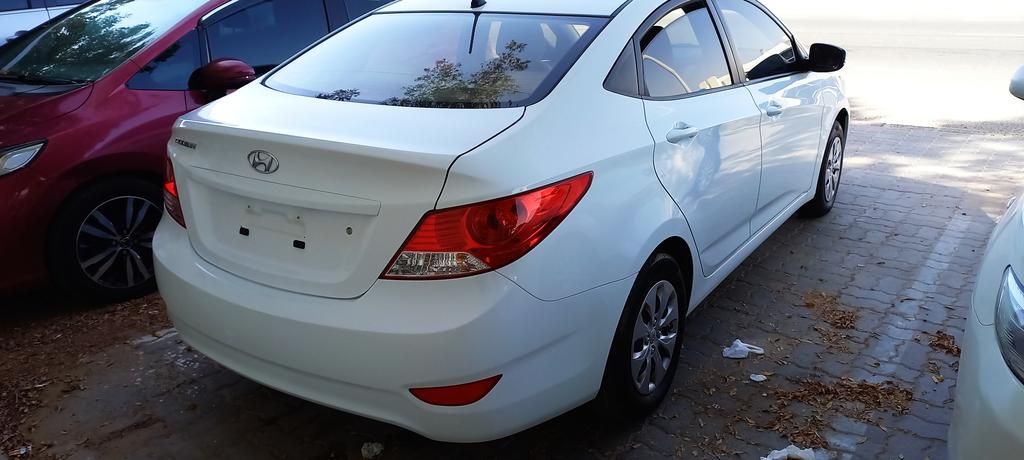 Hyundai Accent 2017 Gear Issue for Sale in Dubai