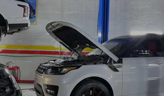 Range Rover Garage In Dubai for Sale