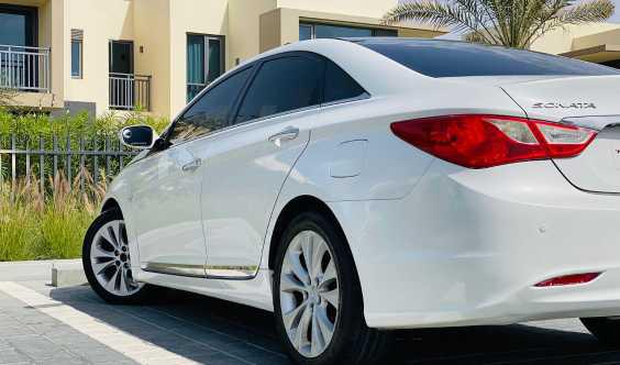 Sonata Ll 2 4 I4 Fwd Ll Sunroof Ll Topend in Dubai