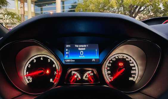 918pm Focus St Ll Sunroof Ll Warranty Ll Manual Transmission Ll Serviceh