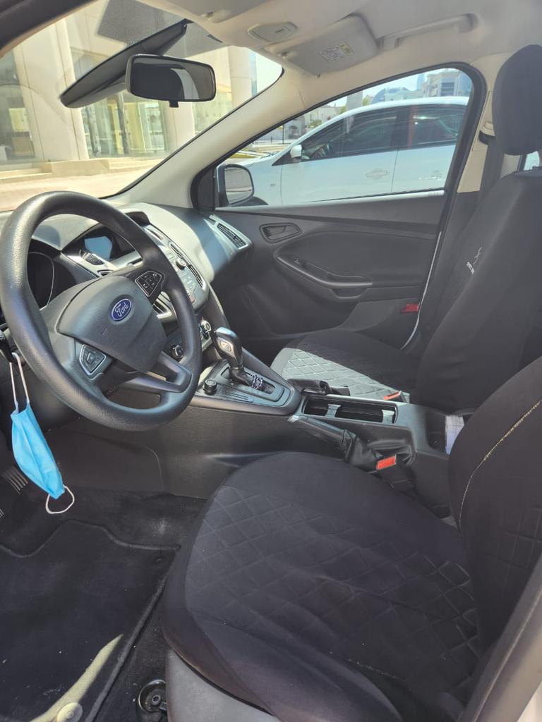 Ford Focus 1 5l Ambient 2017 for Sale in Dubai