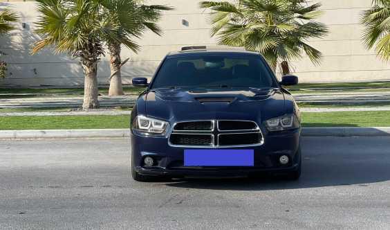 Charger Sxt 2014 Gcc Top Of The Line Immaculate Condition
