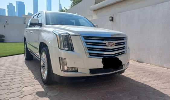 2017 Cadillac Escalade 6 2l V8 for Sale in Dubai