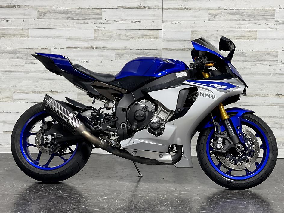 2016 Yamaha R1 Available in Dubai