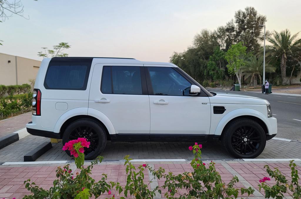 Land Rover Lr4 2015 for Sale in Dubai