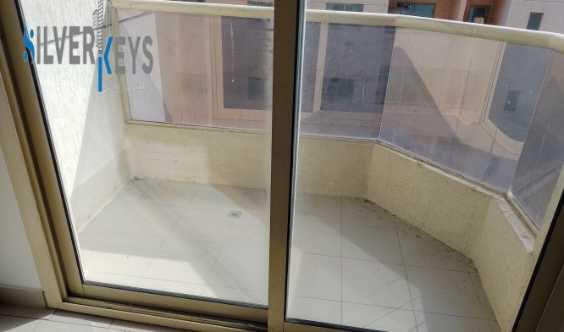 Best Offer Balcony Good Neighbourhood in Dubai