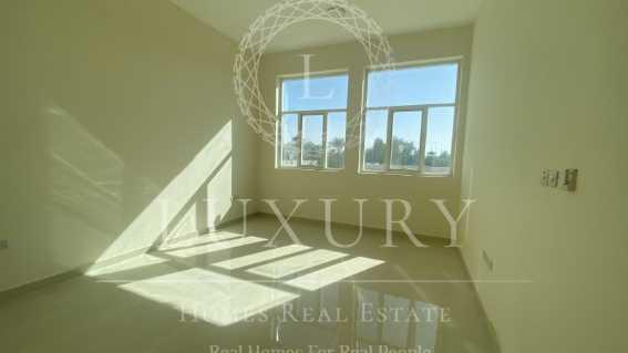 Amazing BRand New With High Quality Near Markets