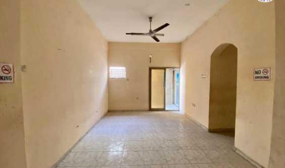 3 Bedrooms Hall Flat For Bachelors Staffs With Balcony