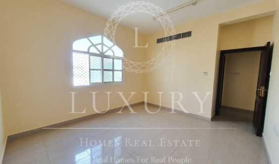 Jimi Mall Walking Distance Neat Clean Ground Floor