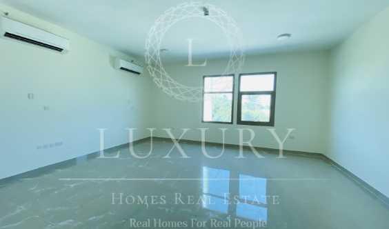 Beautiful And BRight Having All Master Bedrooms Apartment 