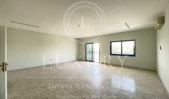 Perfect Entertainer A Very Spacious Apartment With Balcony