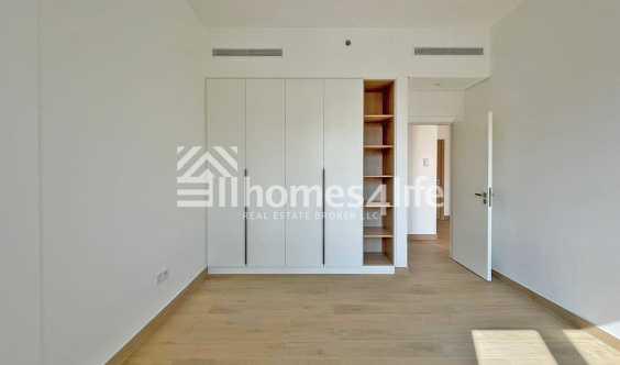 Ready To Move Spacious Unit Private Beach Acess