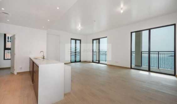 Vacant BRand New Rare Unique Layout Full Sea View