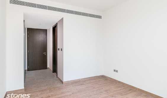 Spacious In Prime Location Offers Luxury Lifestyle