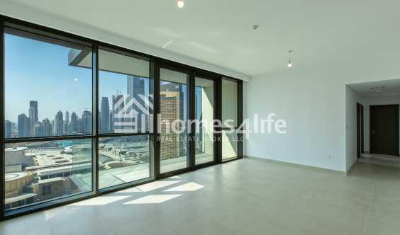 Burj Khalifa View BRand New And Vacant in Dubai