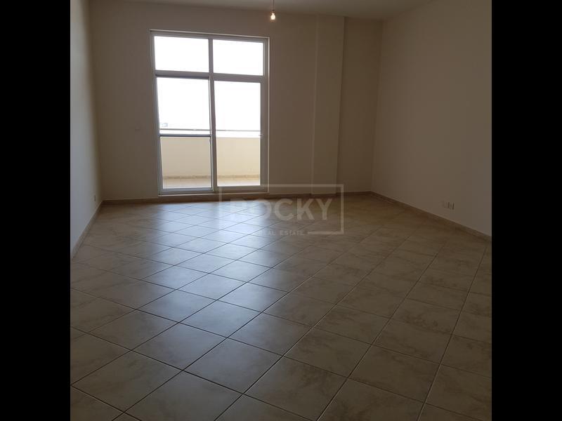 1 Bedroom Apartment  With Garden View In Motor City