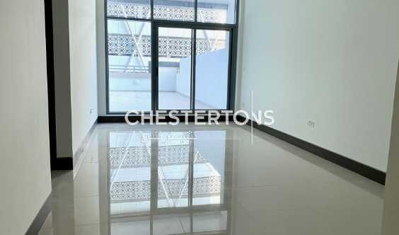 BRand New With Fitted Kitchen Luxury Living