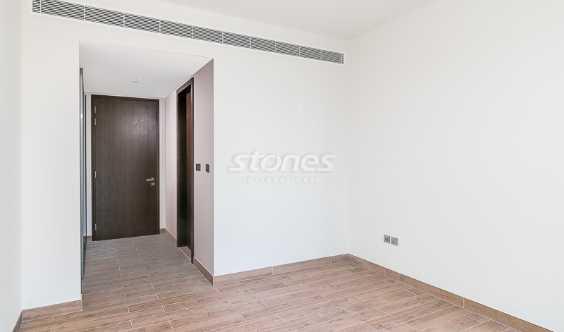 Spacious In Prime Location Offers Luxury Lifestyle