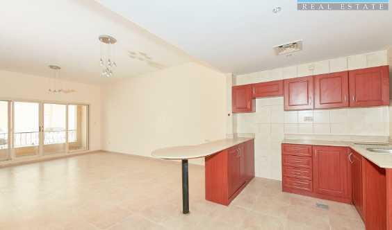Studio Apartment Ground Floor Walking Distance To The Mall