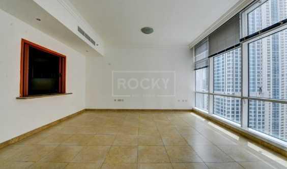 Spacious 2 Bedrooms Apartment  With Community View In Mag 218