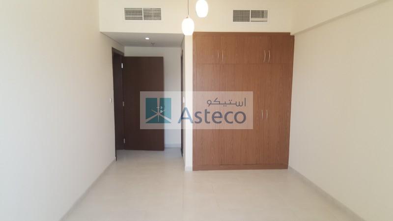 Large Studio Apartment  35000 With Community View Upto 12 Cheques