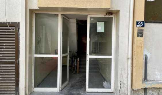 2 Bedrooms And Hall Flat In Al Manakh Area Along The Kuwaity Road