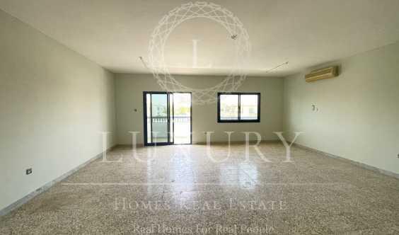 Perfect Entertainer A Very Spacious Apartment With Balcony
