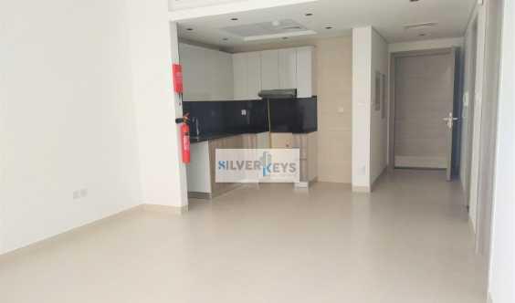 Best Offer Master Bedroom Apartment  Semi Closed Kitchen