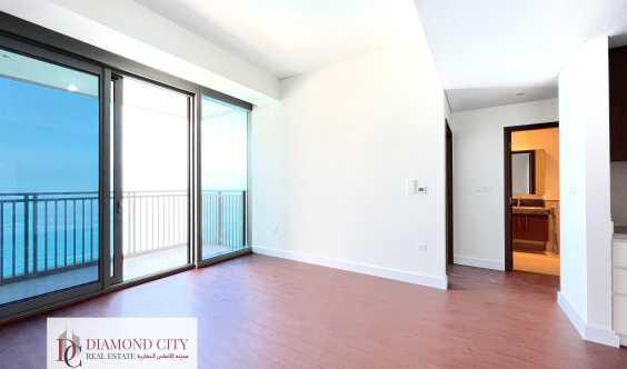 Panoramic Sea Views High Floor Chiller Free